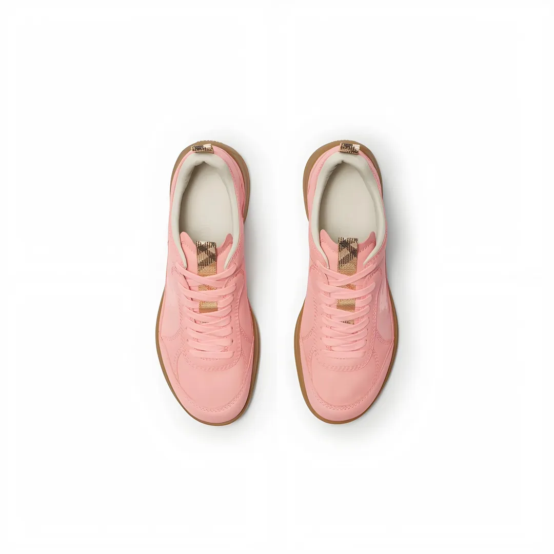 Men's men's shoes💰p420 "Burber＊" SU25 new MATRIX retro sneakers in calfskin. The main style of the summer fashion show is retro and casual, lightweight and comfortable. Burberry made its debut at the brand's 2025 summer fashion show. Made of refined Italian leather with tonal topstitching details, it's inspired by sporty design. Paired with lightweight soles and Burberry check sneakers, they are embellished with embroidery of the brand's Equestrian Knight logo (EKD). - Lace-up design - EKD embroidery on the side - EKD embroidery on the sole Size 38-44